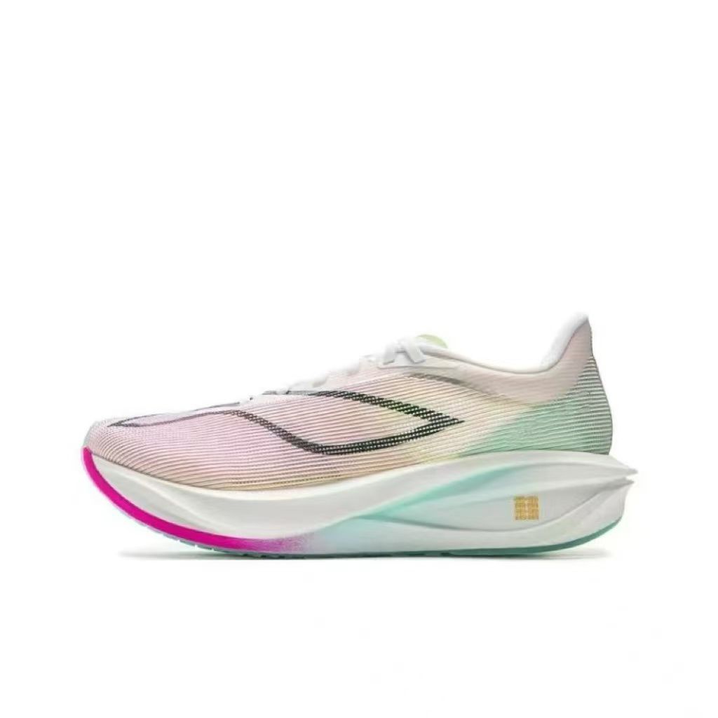 Nieuwe ultralichte sportschoen - Sneaker Career recensie en prijs